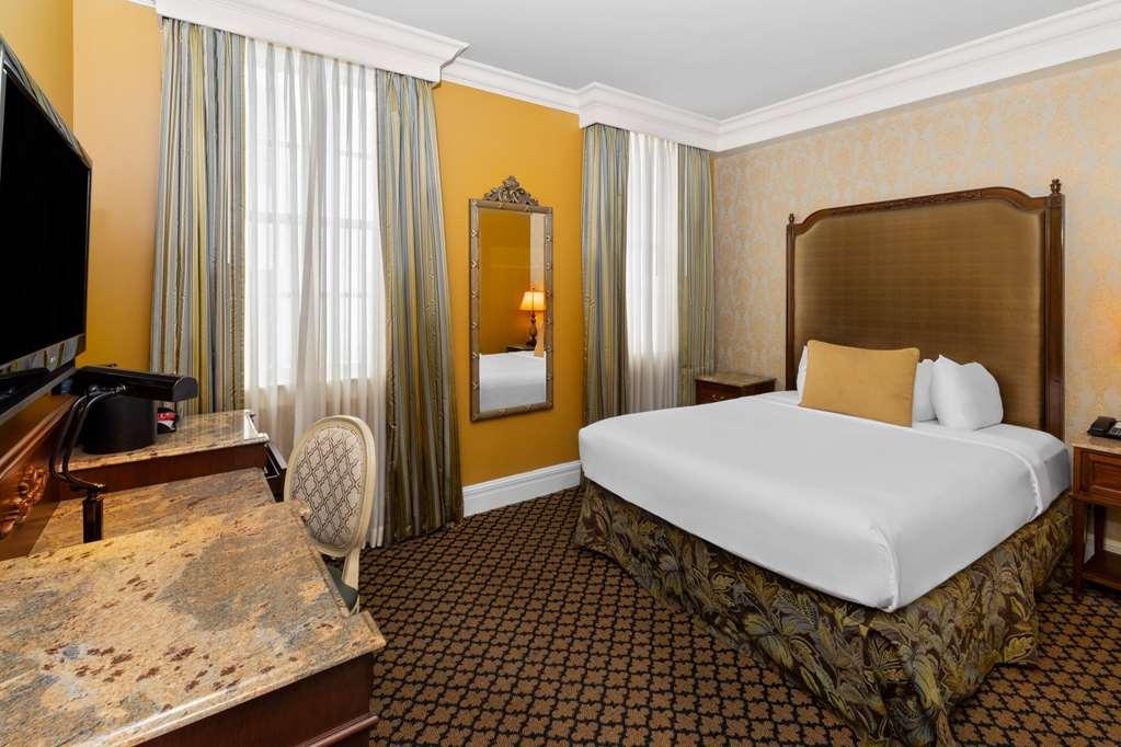 Lafayette Luxurban. Trademark Hotel