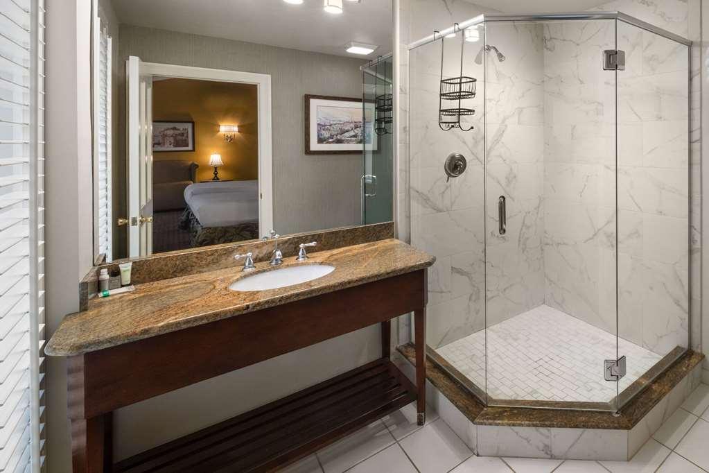 Lafayette Luxurban. Trademark Hotel