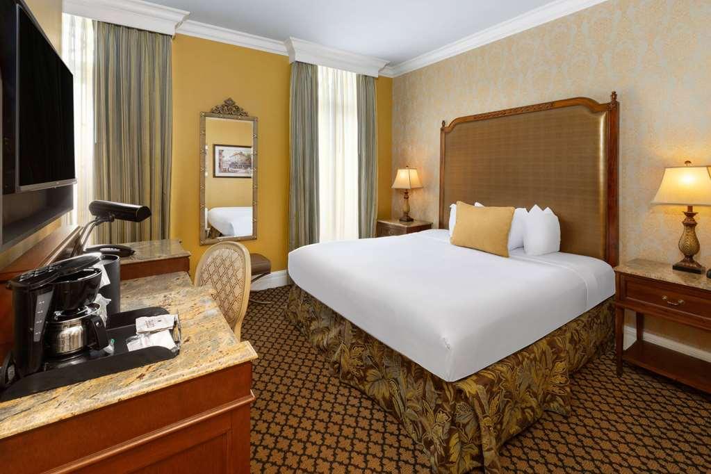 Lafayette Luxurban. Trademark Hotel *