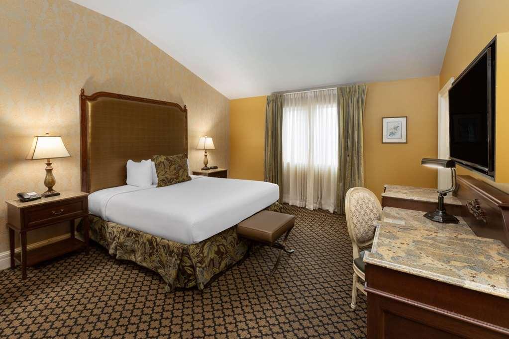 Lafayette Luxurban. Trademark New Orleans